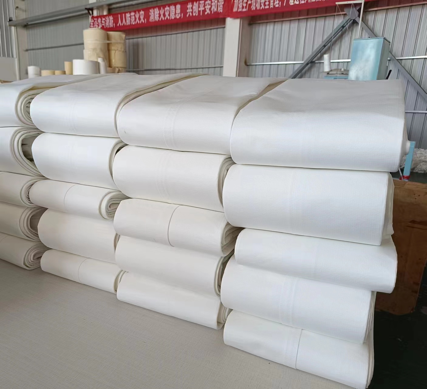 鑫泉环保材料pps滤袋的尺寸125*500
